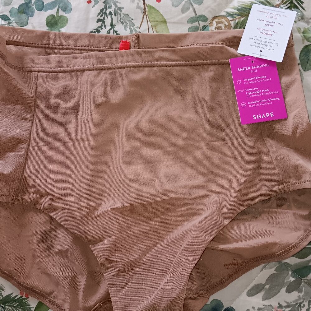Spanx Sheer shaping Illusion lace brief, Large Cafe au lait
